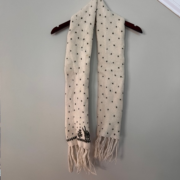 White warm scarf with dark green almost black polka dots - Picture 1 of 8